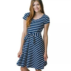 HOPE & HENRY Women's Tie-Waist Knit Dress